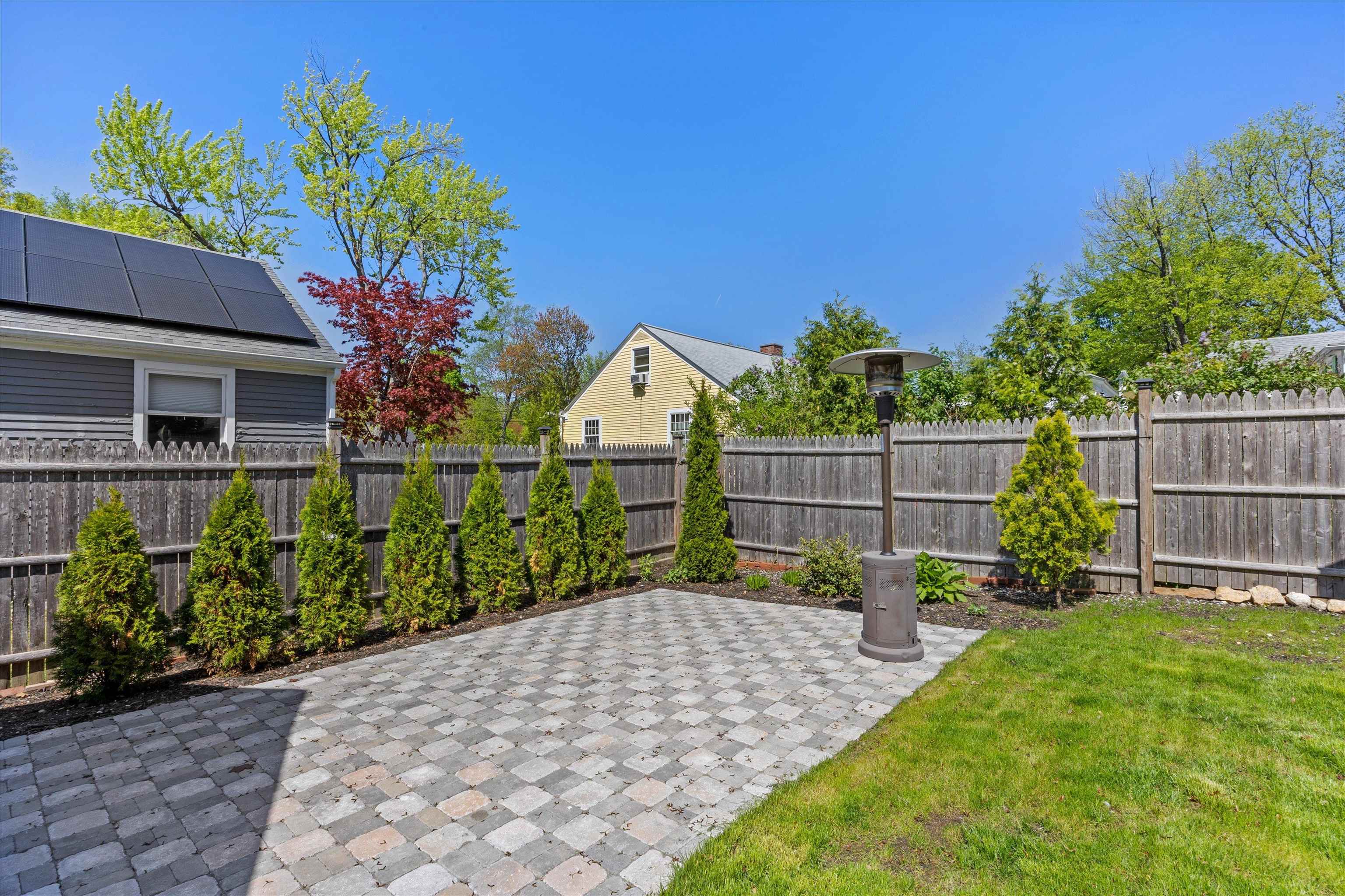 265 Ashland Street Manchester, NH 03104 - Photo 28 of 34