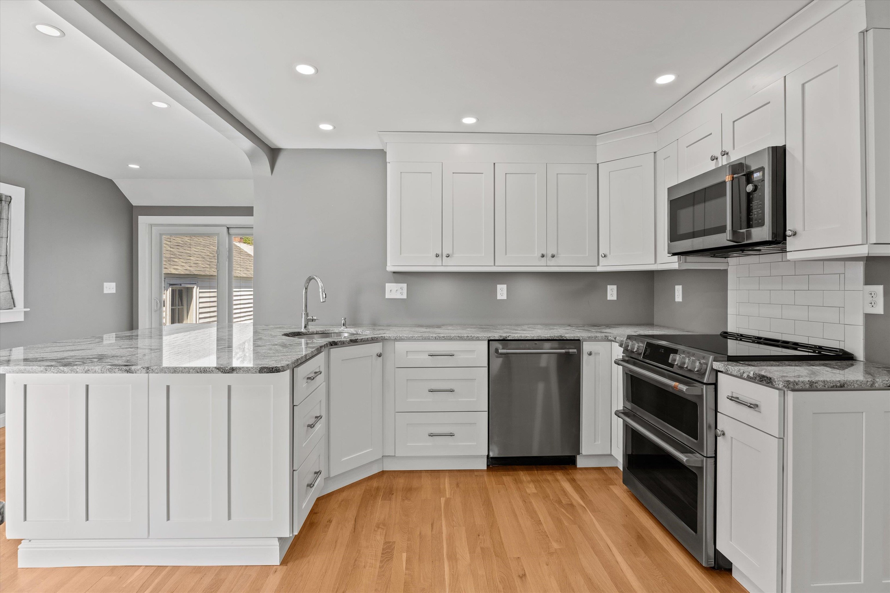 265 Ashland Street Manchester, NH 03104 - Photo 31 of 34