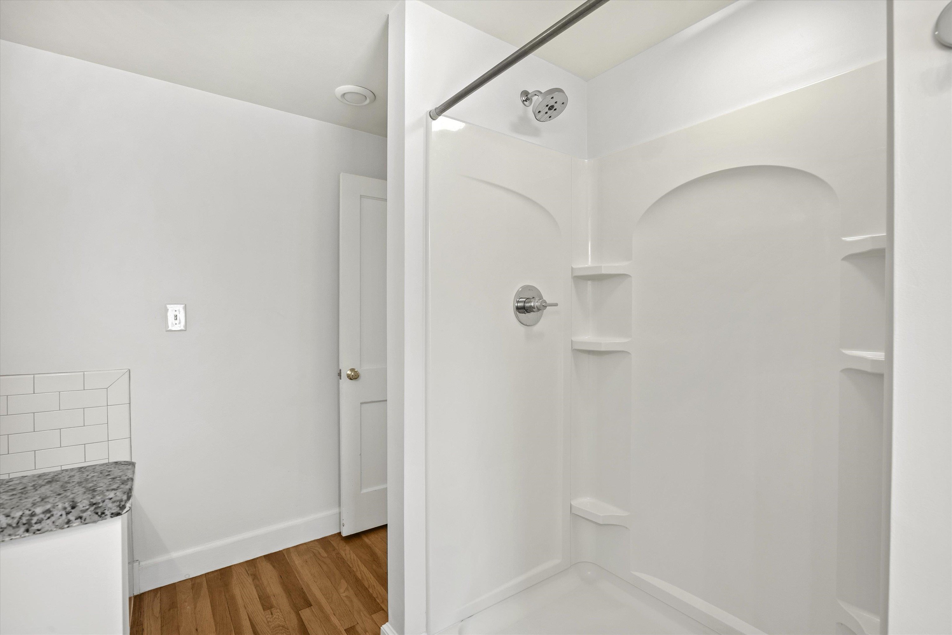 265 Ashland Street Manchester, NH 03104 - Photo 6 of 34