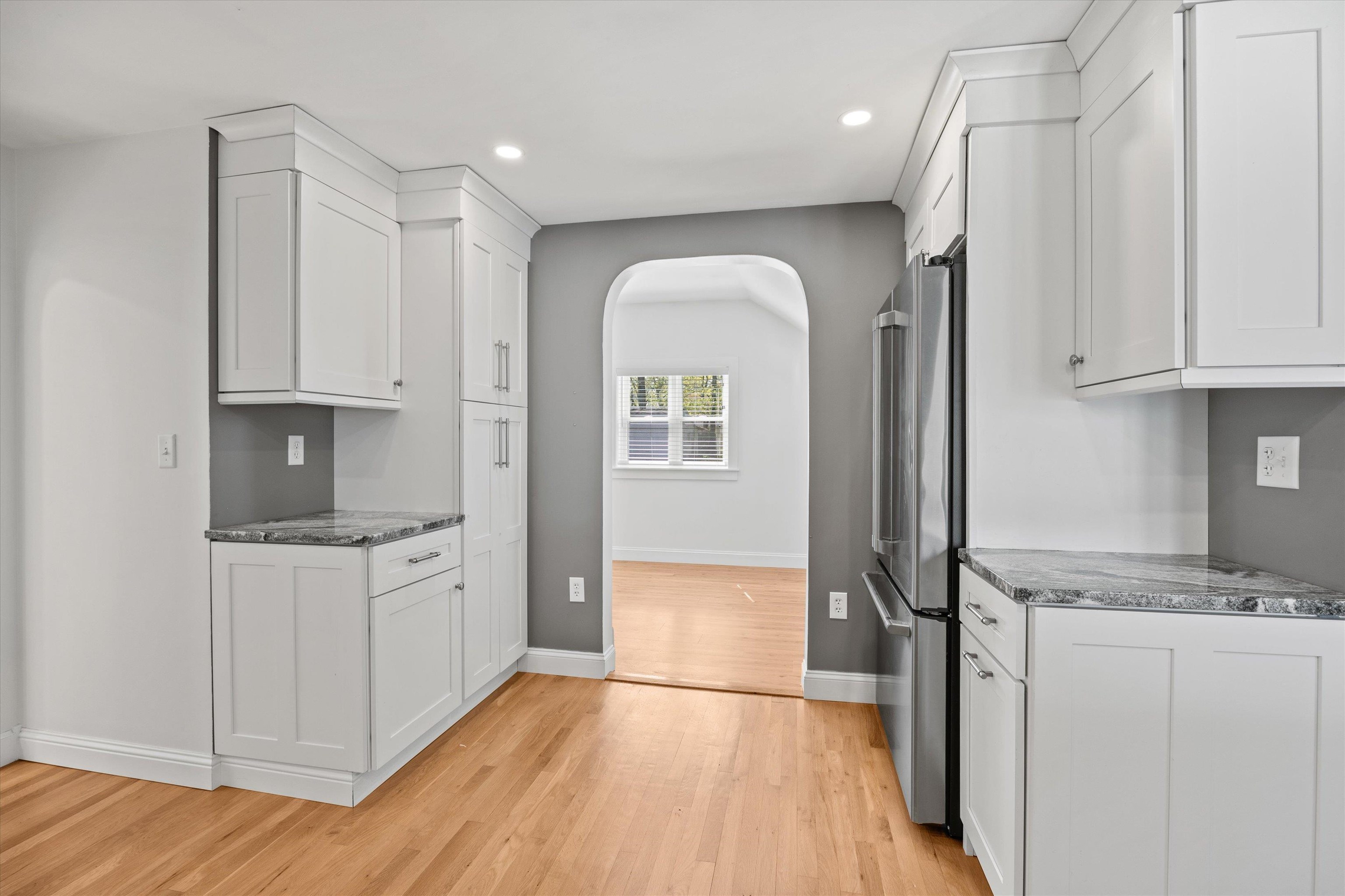 265 Ashland Street Manchester, NH 03104 - Photo 10 of 34