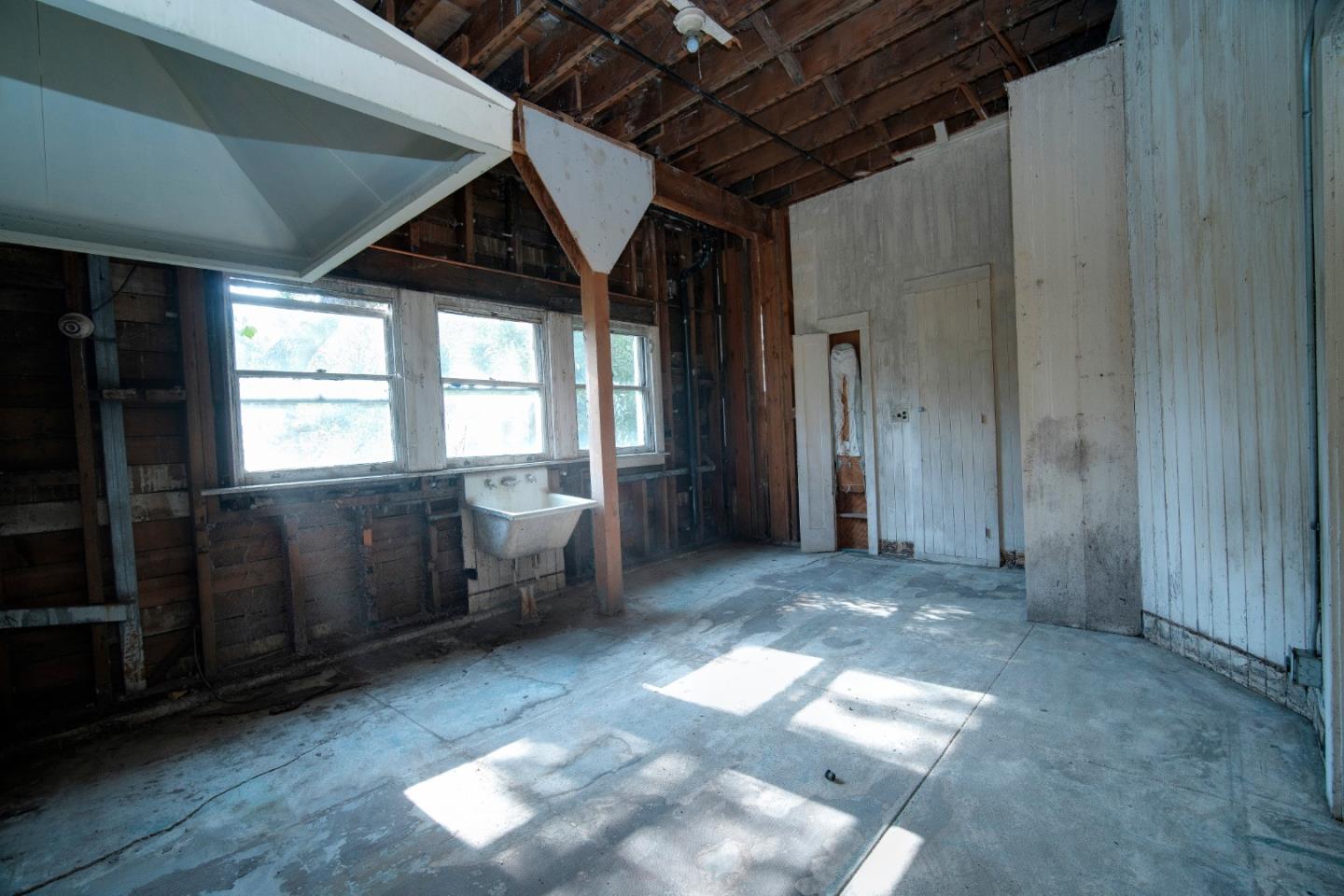 1385 Hillside Circle Burlingame, CA 94010 - Photo 44 of 50