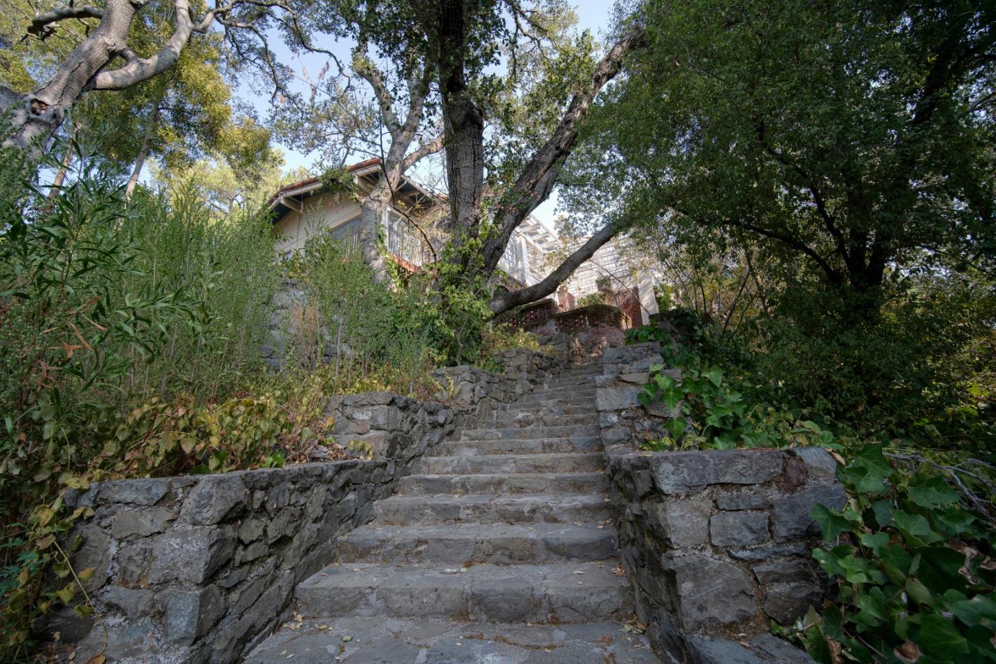 1385 Hillside Circle Burlingame, CA 94010 - Photo 5 of 50