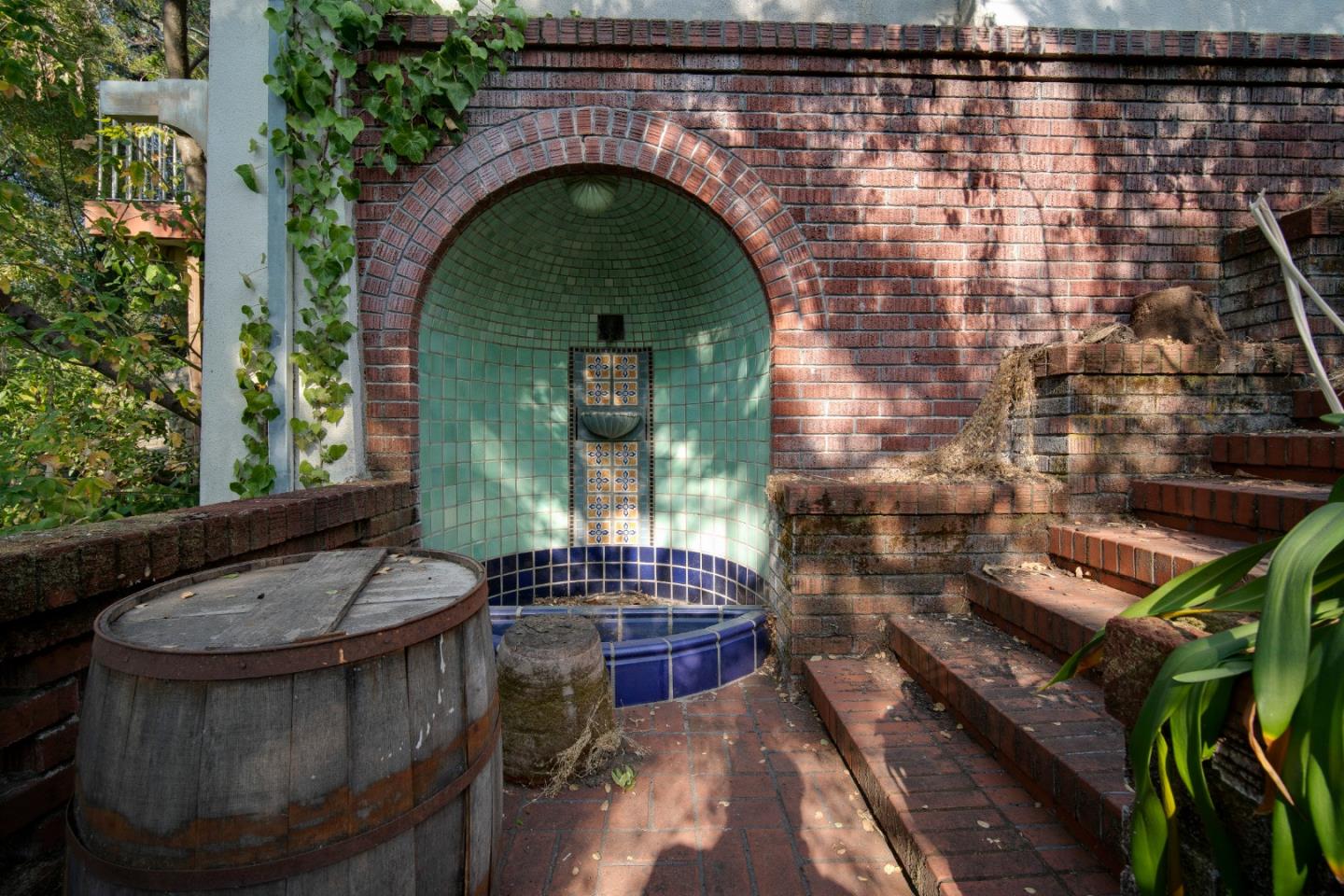 1385 Hillside Circle Burlingame, CA 94010 - Photo 10 of 50