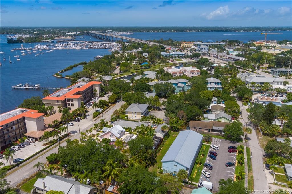 644 Southwest Cleveland Avenue, Unit 6 Stuart, FL 34994 - Photo 18 of 22 an aerial view of multiple house