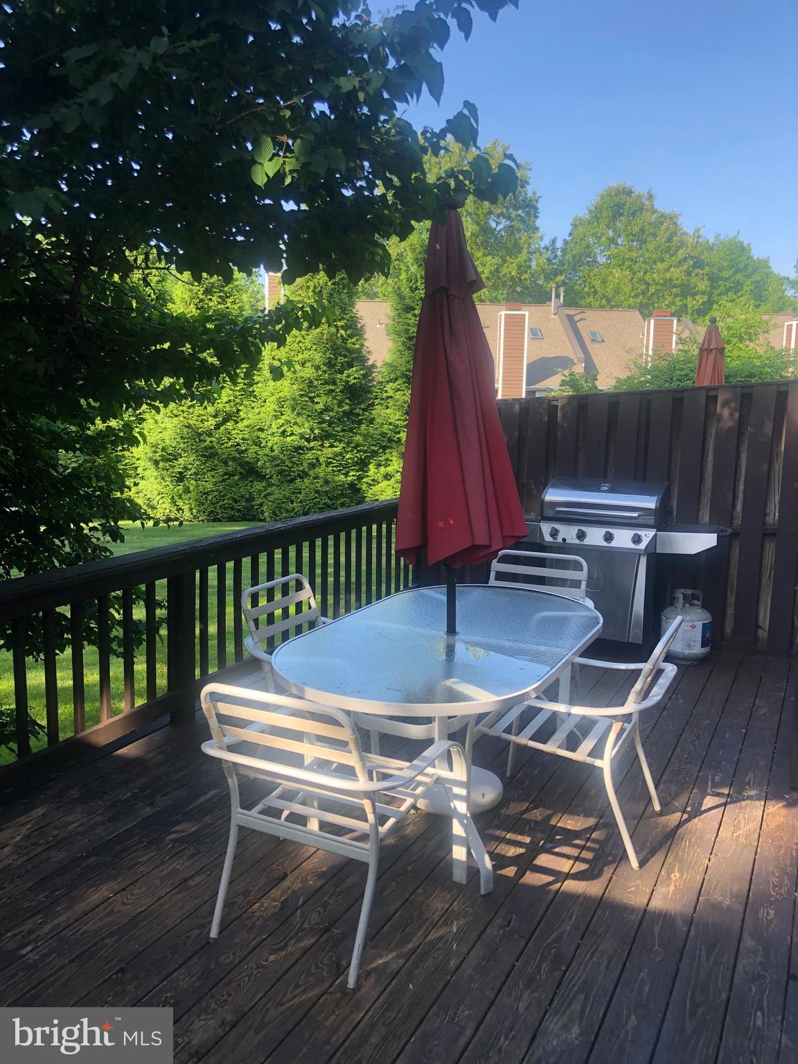 267 Fox Run Exton, PA 19341 - Photo 2 of 18 Secluded back deck