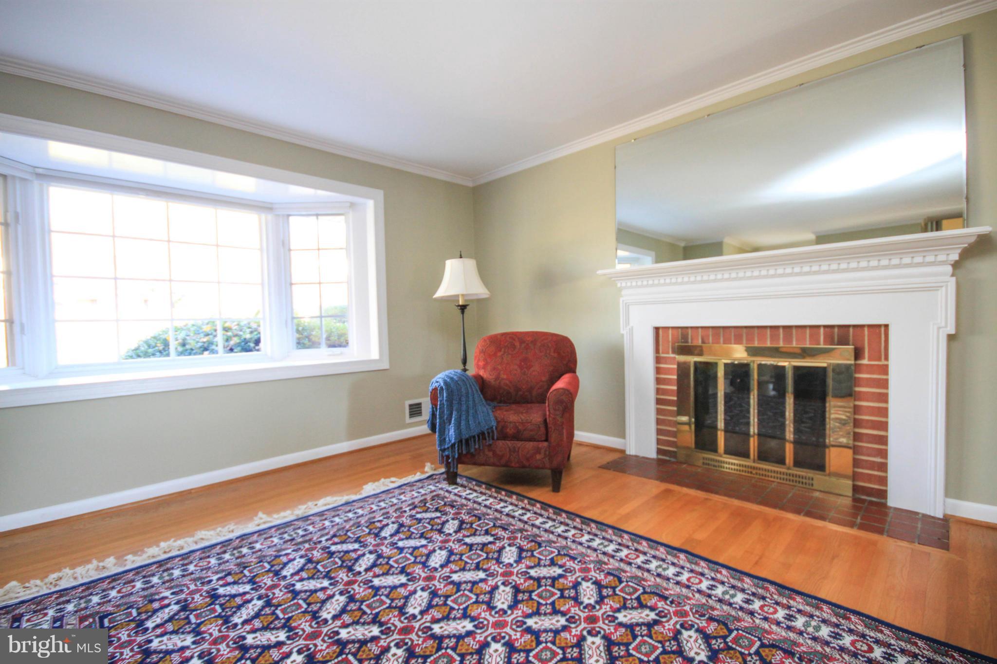 6937 Hector Road McLean, VA 22101 - Photo 4 of 13 Living Room