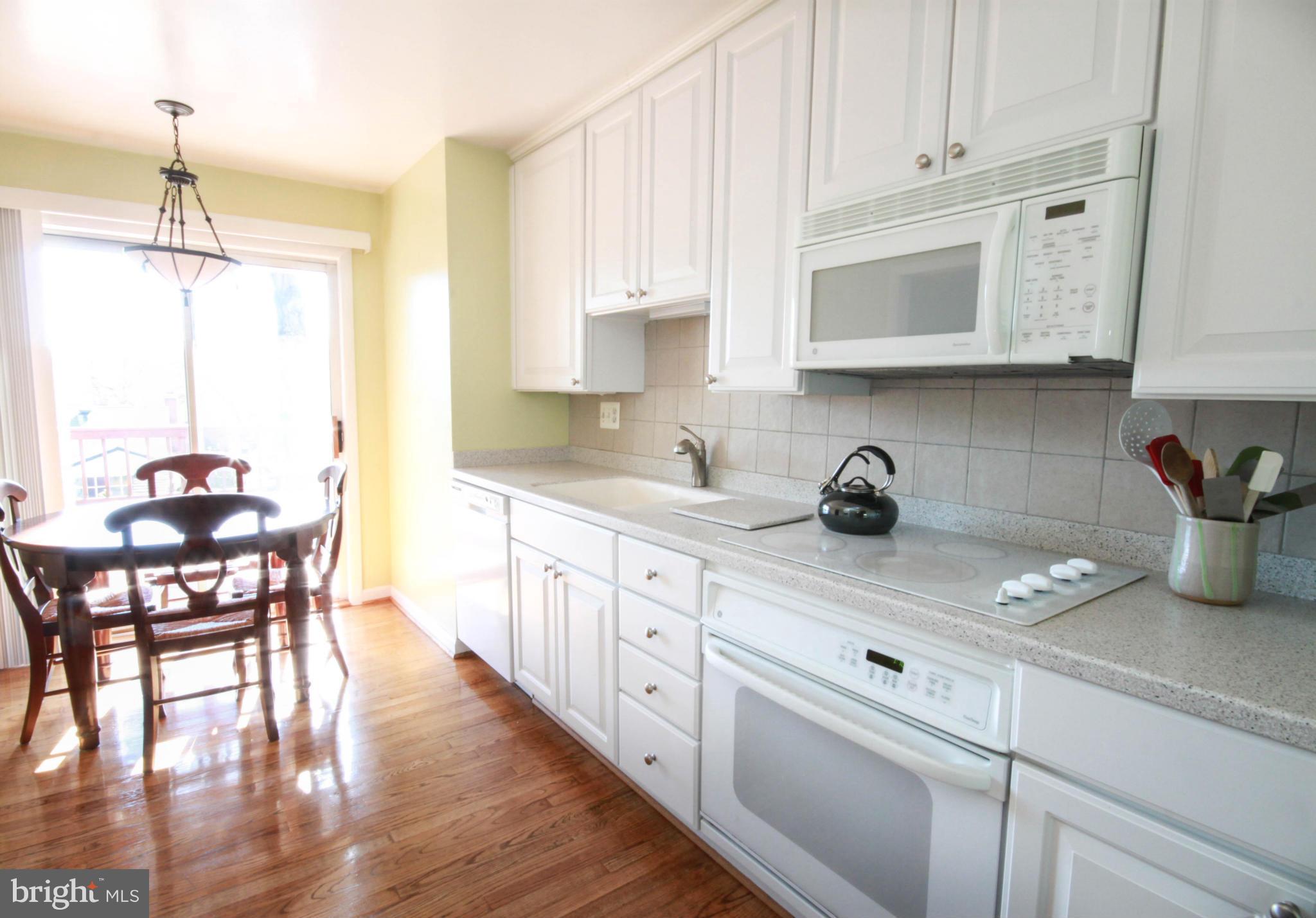 6937 Hector Road McLean, VA 22101 - Photo 5 of 13 Kitchen