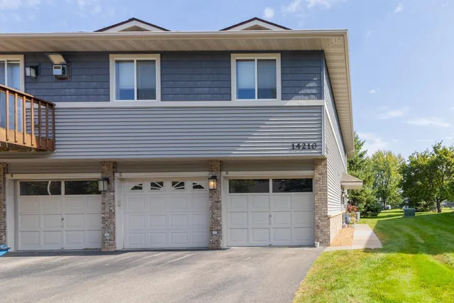 $219,900 | 14210 44th Place North, Unit 6, Plymouth, MN 55446