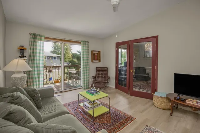 $219,900 | 14210 44th Place North, Unit 6, Plymouth, MN 55446