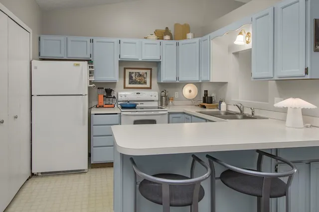 $219,900 | 14210 44th Place North, Unit 6, Plymouth, MN 55446