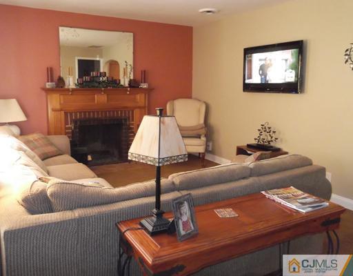 787 King Georges Road Fords, NJ 08863 - Photo 2 of 25 Gallery Image 2