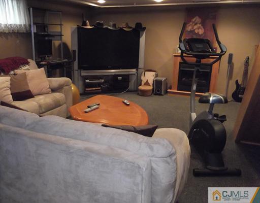787 King Georges Road Fords, NJ 08863 - Photo 11 of 25 Gallery Image 11