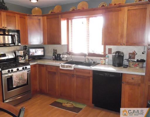 787 King Georges Road Fords, NJ 08863 - Photo 5 of 25 Gallery Image 5