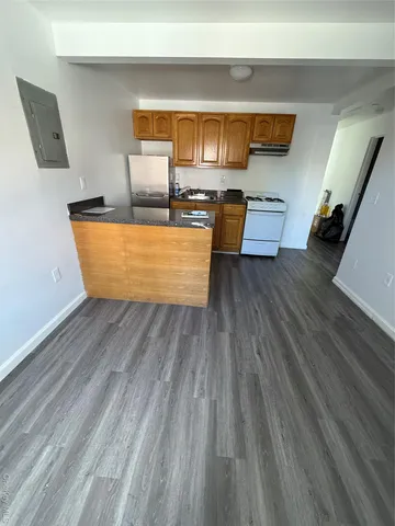 $2,000 | 1550 Parker Street | Westchester Village