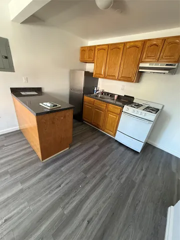 $2,000 | 1550 Parker Street | Westchester Village