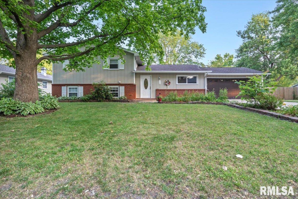 726 Deerfield Road Chatham, IL 62629 - Photo 1 of 40 Gallery Image 1