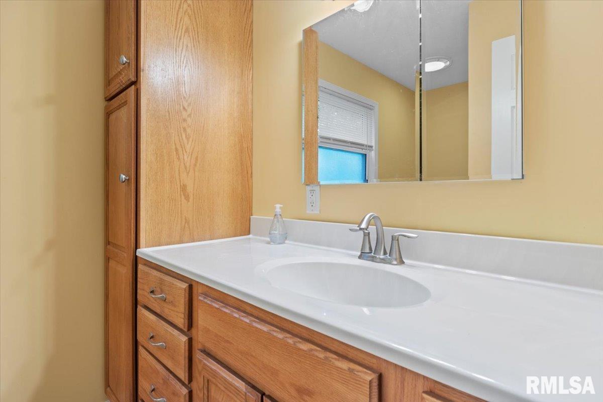 726 Deerfield Road Chatham, IL 62629 - Photo 14 of 40 Gallery Image 14