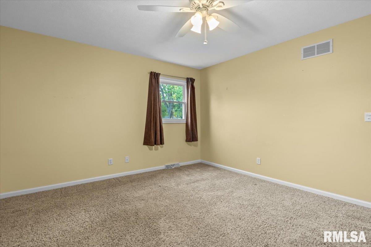 726 Deerfield Road Chatham, IL 62629 - Photo 18 of 40 Gallery Image 18