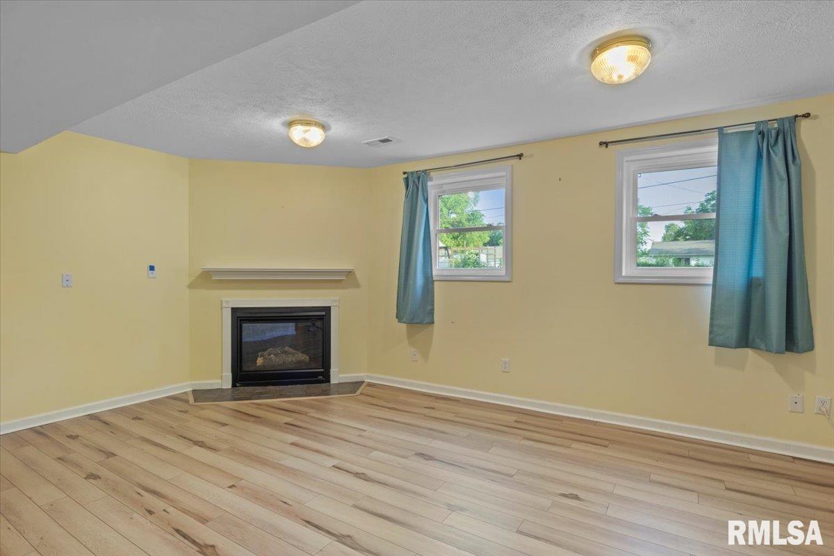 726 Deerfield Road Chatham, IL 62629 - Photo 21 of 40 Gallery Image 21