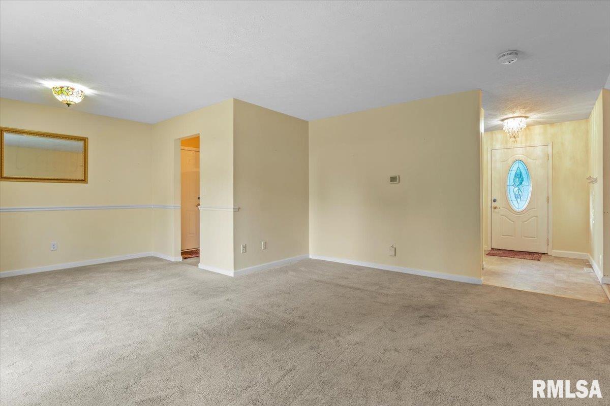 726 Deerfield Road Chatham, IL 62629 - Photo 6 of 40 Gallery Image 6