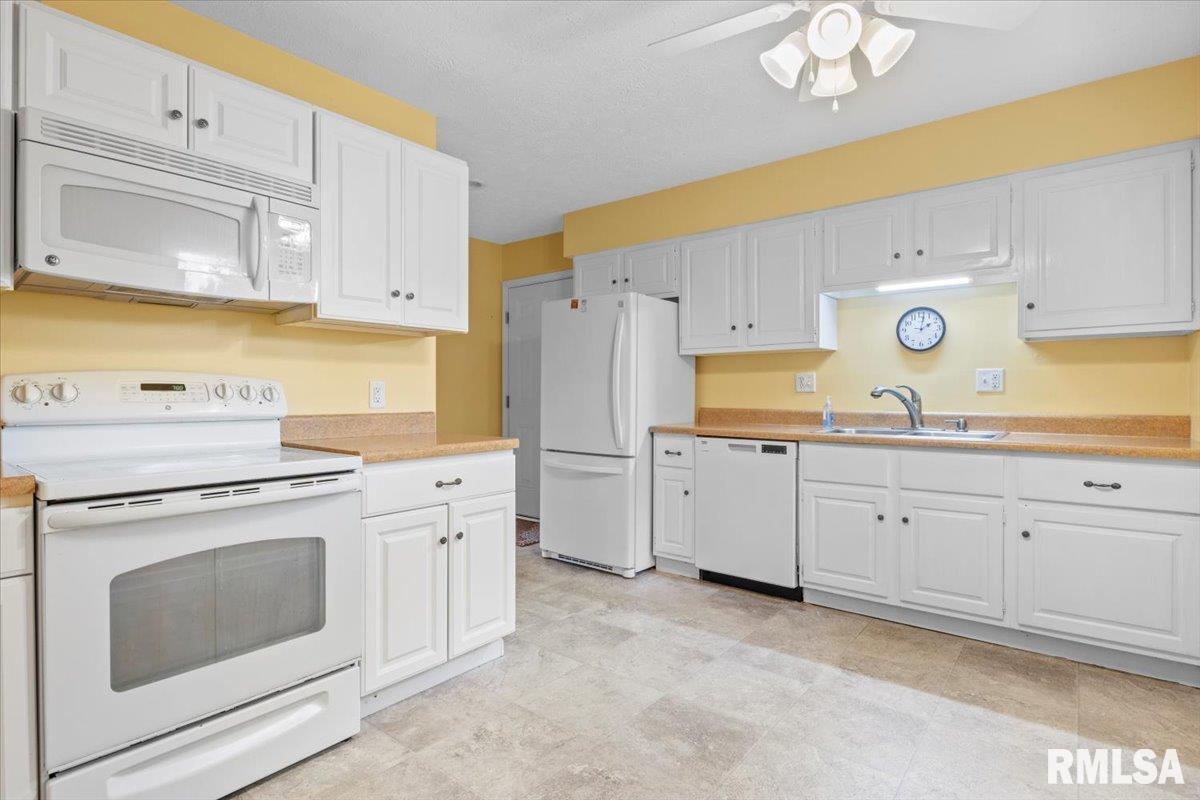 726 Deerfield Road Chatham, IL 62629 - Photo 8 of 40 Gallery Image 8