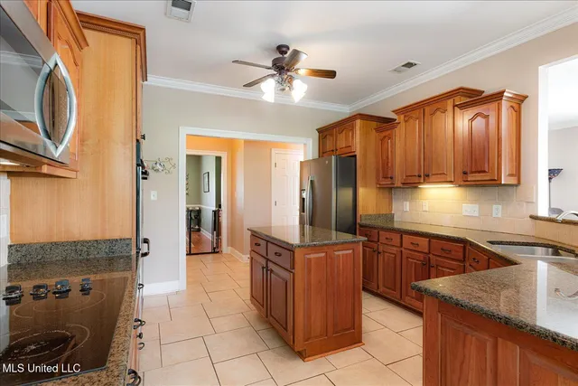 $580,000 | 2180 Belmarie Drive, Southaven, MS 38672