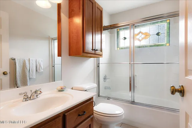 $580,000 | 2180 Belmarie Drive, Southaven, MS 38672