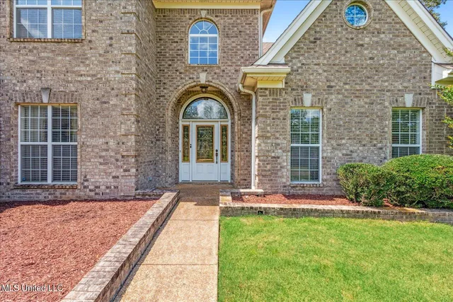 $580,000 | 2180 Belmarie Drive, Southaven, MS 38672