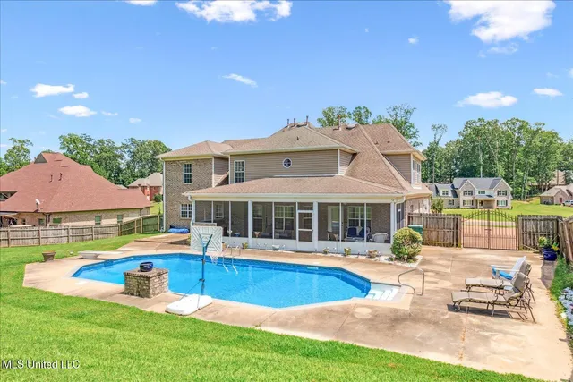 $580,000 | 2180 Belmarie Drive, Southaven, MS 38672