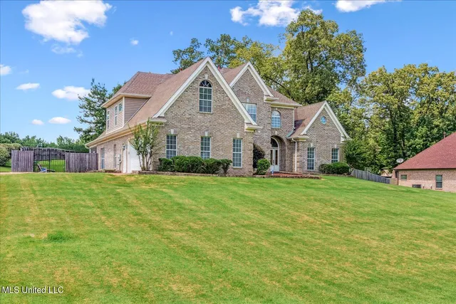 $580,000 | 2180 Belmarie Drive, Southaven, MS 38672