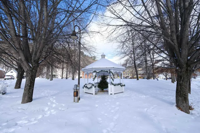 $325,000 | 818 Main Street, Cavendish, VT 05153