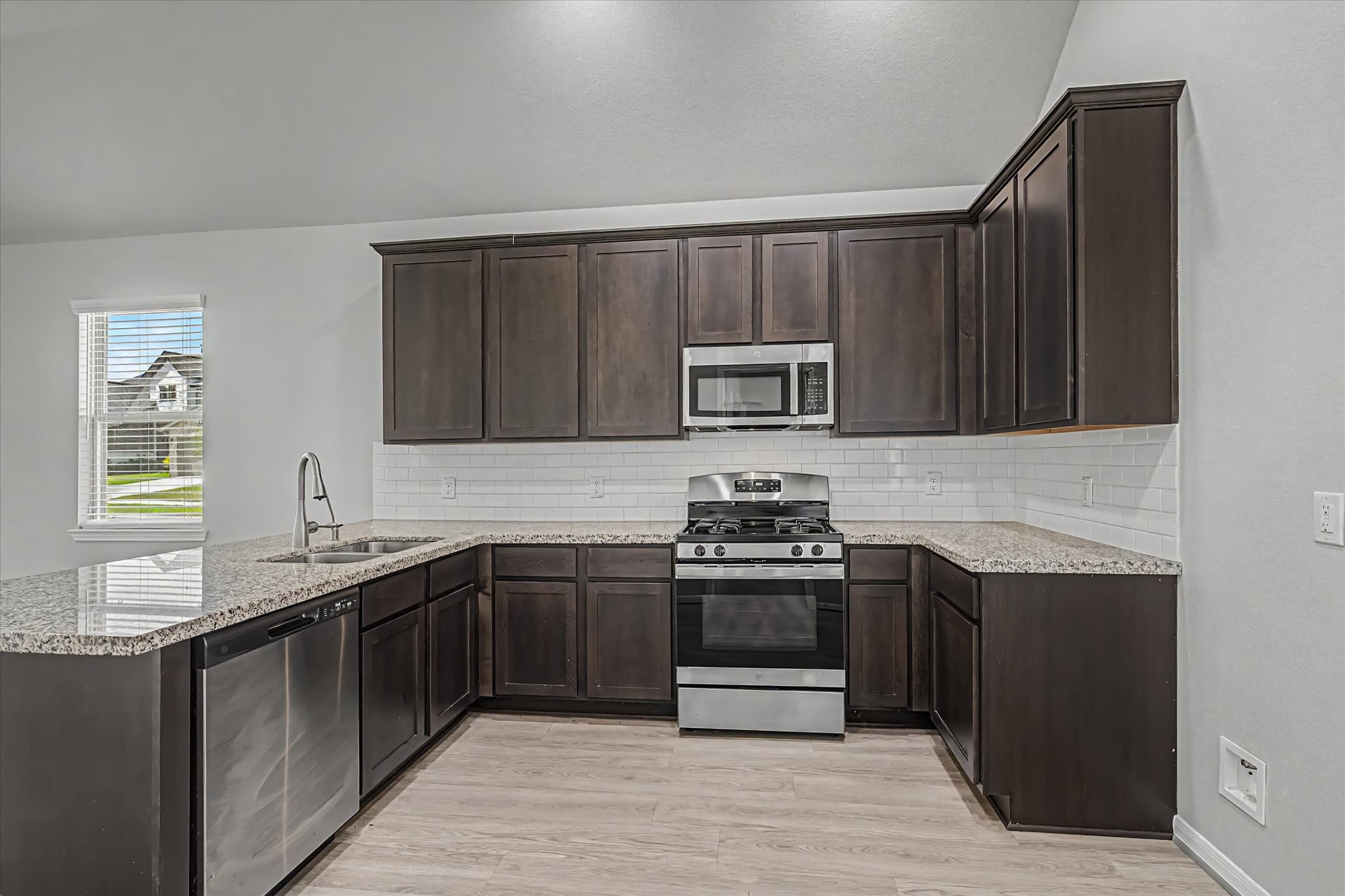10434 Rochester Hls Lane Tomball, TX 77375 - Photo 16 of 46