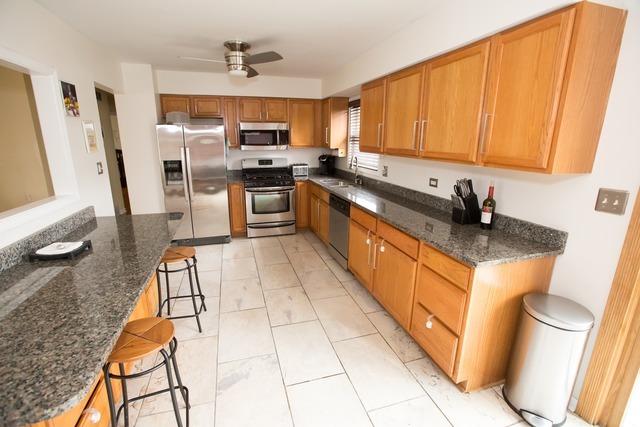 117 Evergreen Street Addison, IL 60101 - Photo 4 of 8