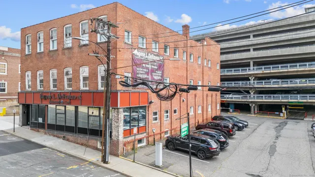 $1,050 | 61 Field Street, Unit 304, Waterbury, CT 06702