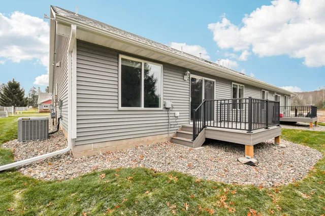 $339,900 | 917 Gable Street, Taylors Falls, MN 55084