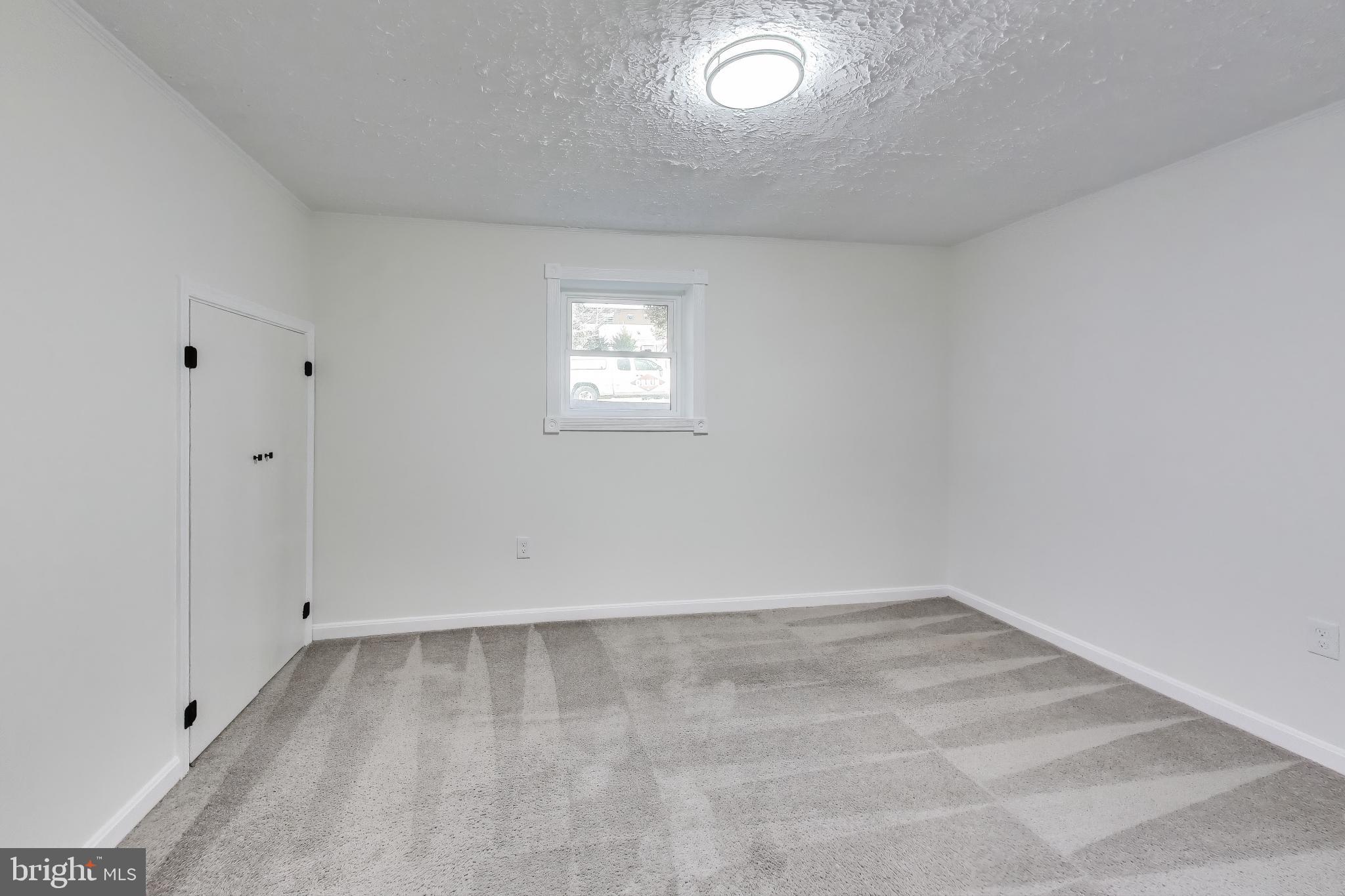 18905 Red Oak Lane Triangle, VA 22172 - Photo 25 of 38 a view of room