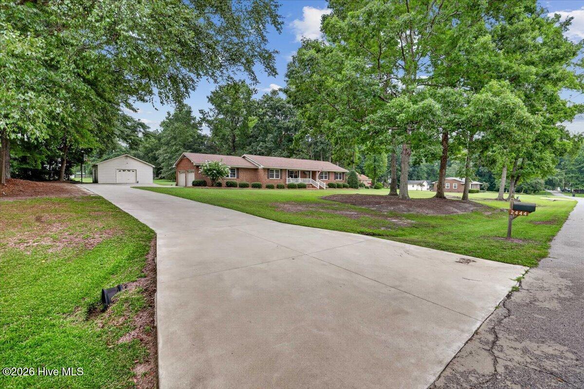 2444 Creekside Road Kinston, NC 28504 - Photo 6 of 51