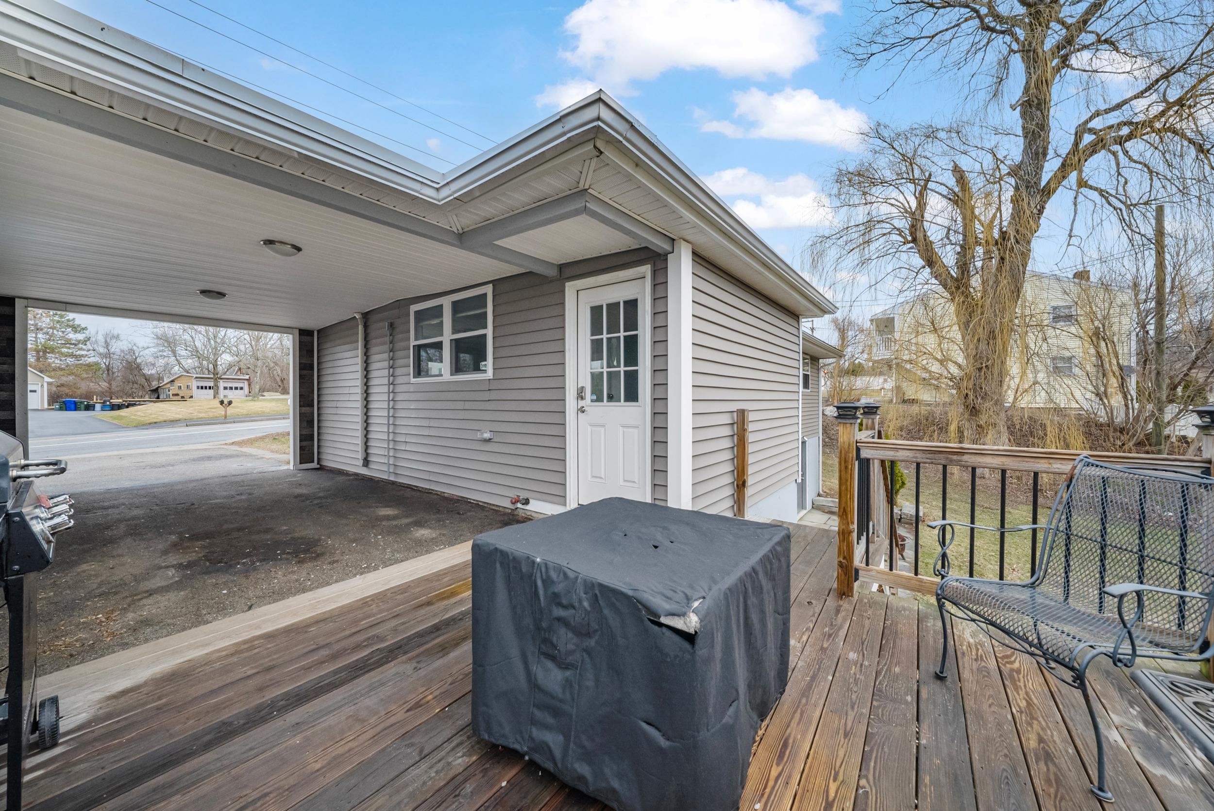 370 Huse Road Manchester, NH 03103 - Photo 5 of 31 Gallery Image 5