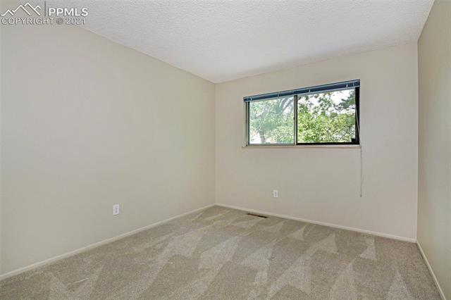 644 Red Cliff Road Colorado Springs, CO 80906 - Photo 23 of 38