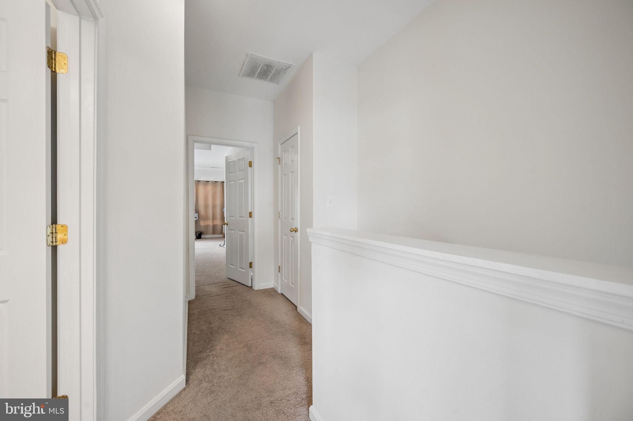 10 South Exeter Street Baltimore, MD 21202 - Photo 38 of 55 Bright and inviting hallway retreat.