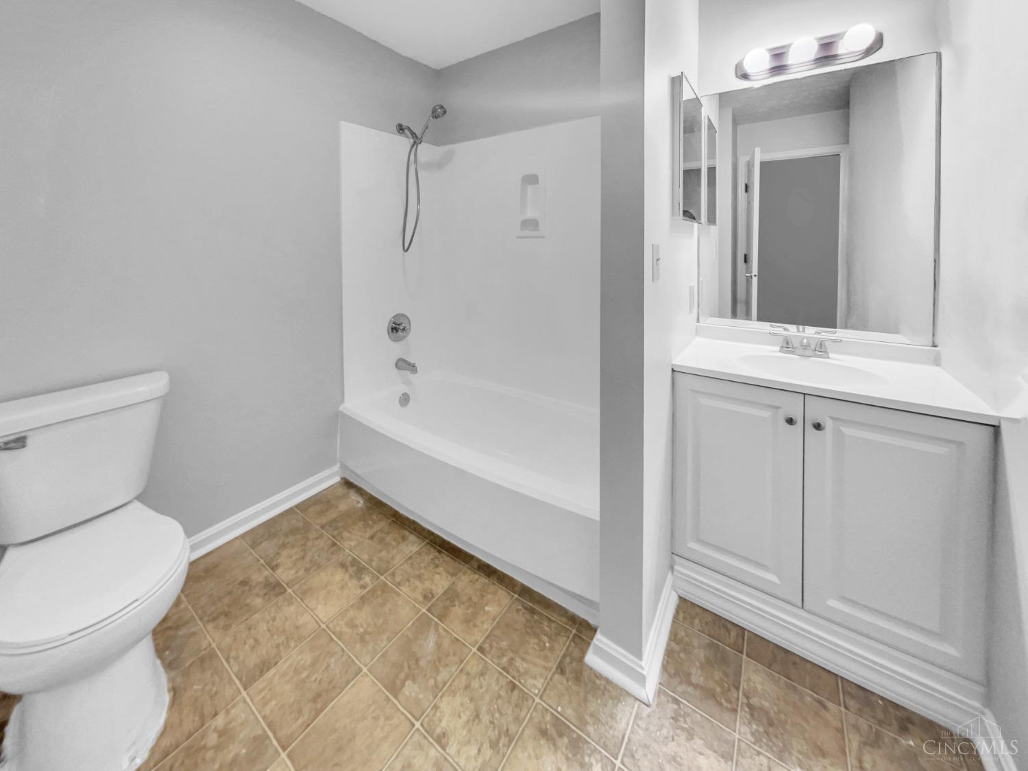 10555 Montgomery Road, Unit 54 Cincinnati, OH 45242 - Photo 13 of 19