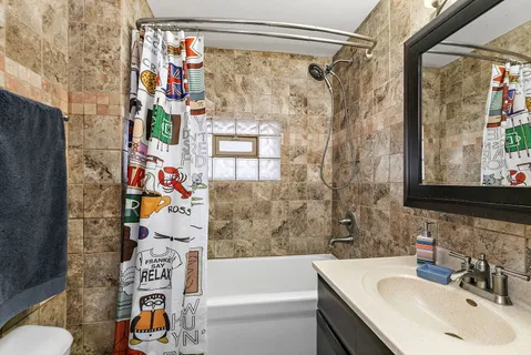 306 Johnson Street, East Dundee, IL 60118