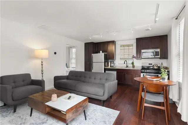 $1,050,000 | 6021 Tchoupitoulas Street, New Orleans, LA 70118