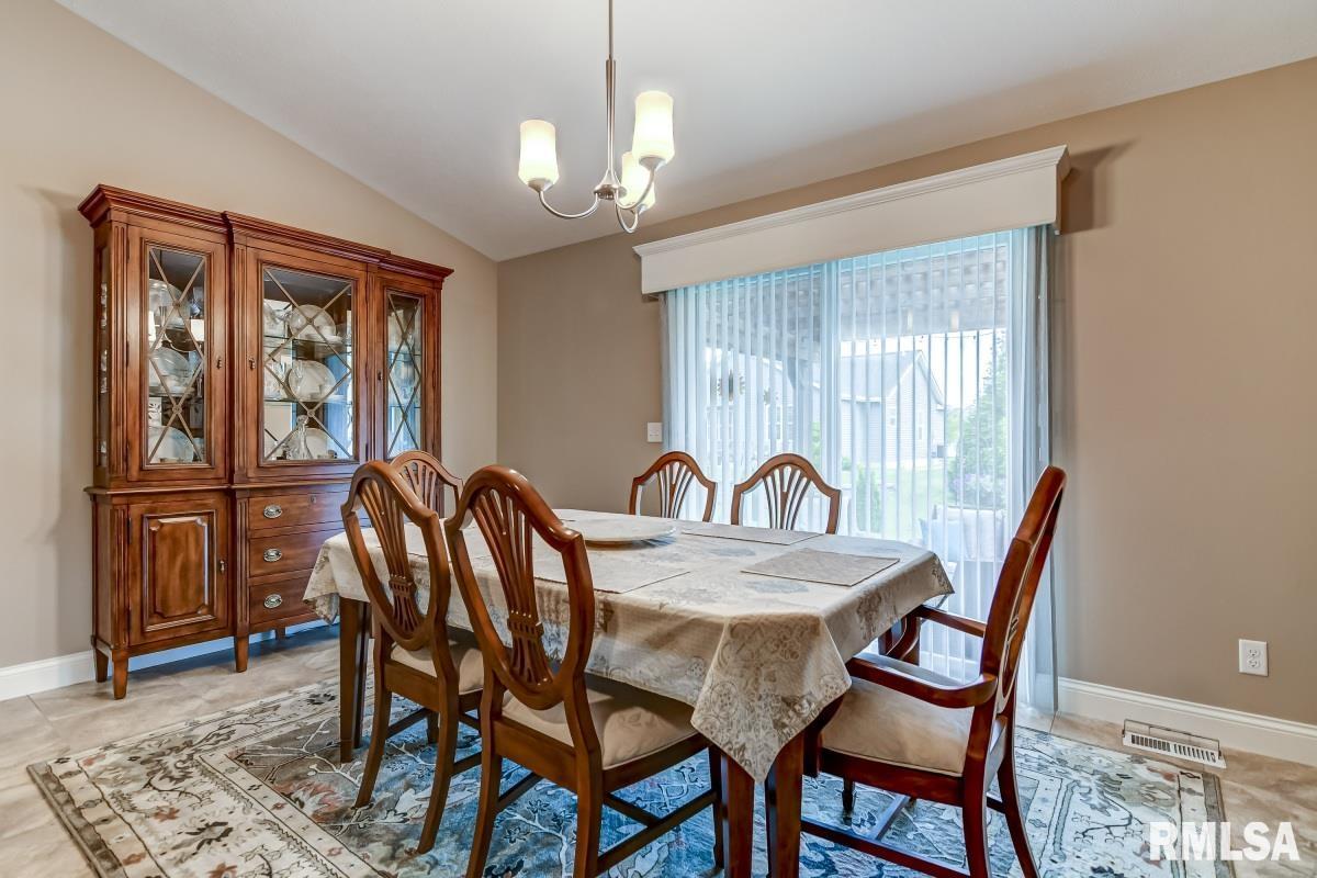 4827 Chestnut Drive Springfield, IL 62711 - Photo 15 of 41