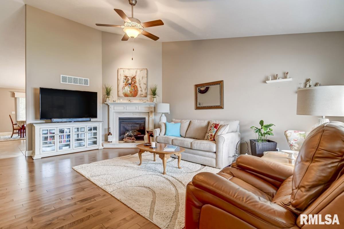 4827 Chestnut Drive Springfield, IL 62711 - Photo 6 of 41