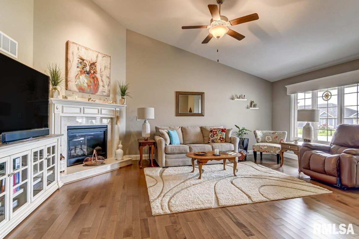 4827 Chestnut Drive Springfield, IL 62711 - Photo 7 of 41