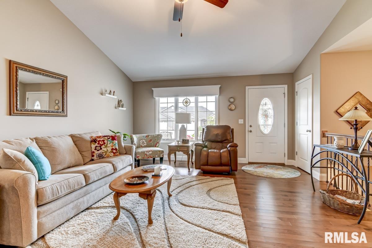 4827 Chestnut Drive Springfield, IL 62711 - Photo 9 of 41