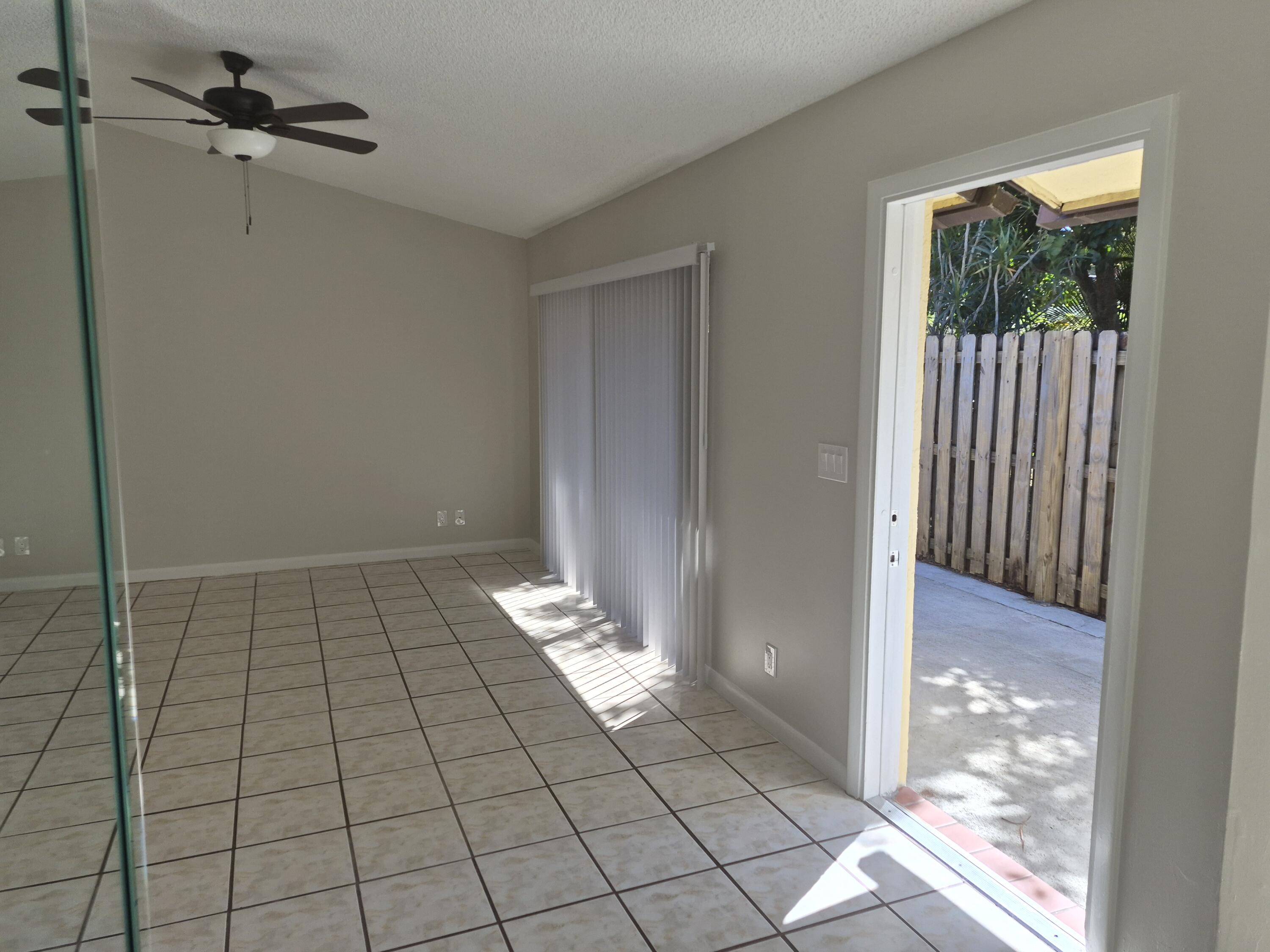 394 Springdale Circle Palm Springs, FL 33461 - Photo 8 of 28 20260223_111730