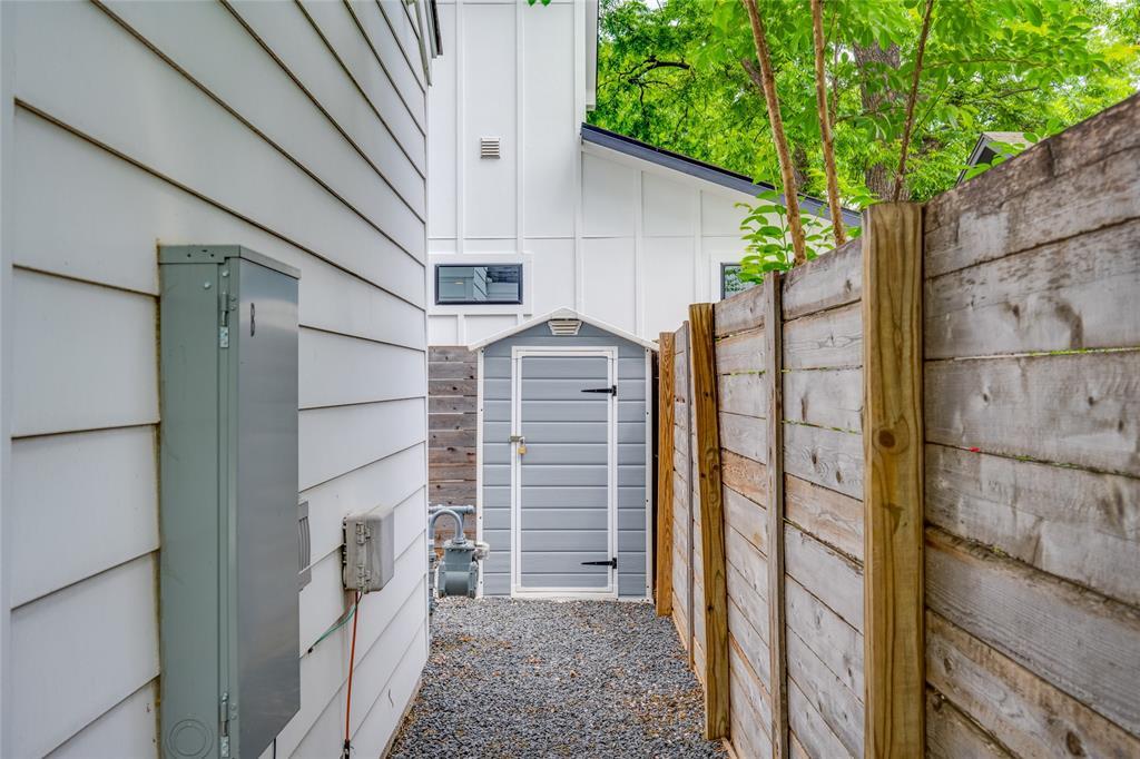 1404 East 2nd Street, Unit 2 Austin, TX 78702 - Photo 28 of 33