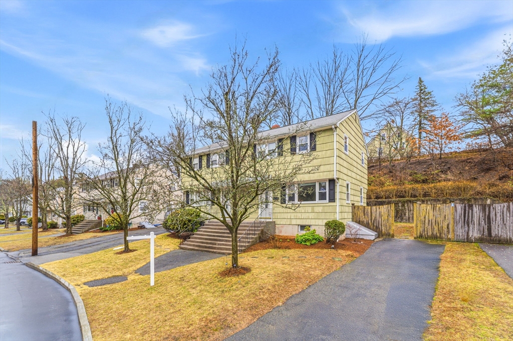 20 Charles Road, Unit 20 Winchester, MA 01890 - Photo 2 of 22